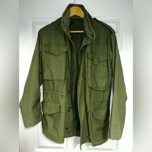 Vintage M65 army jacket. Olive.